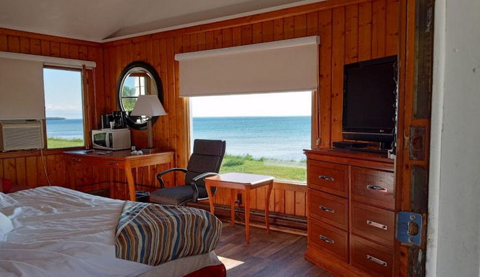 Bayview Motel (Wishing Well Motel) - From Web Listing (newer photo)